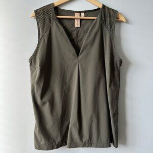 Indyeva Steek II Sleeveless Shirt, olive tank top, Large